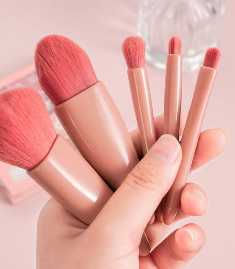 Portable-Mini-Makeup-Set4-1698473804